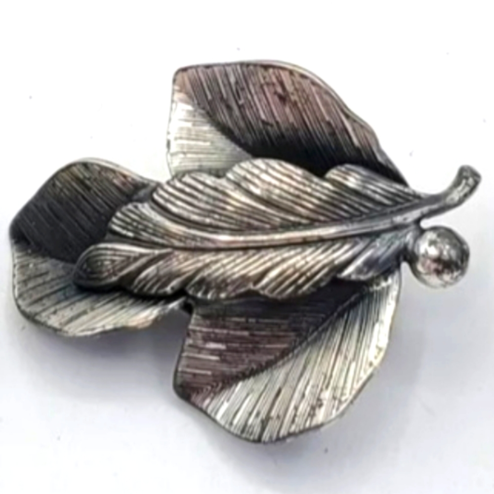 Botticelli Vintage 60s Blackened Silver Rare Leaf Clip On Earrings - Picture 9 of 12